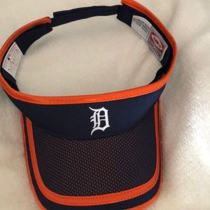 Detroit Tigers visor! NWOT